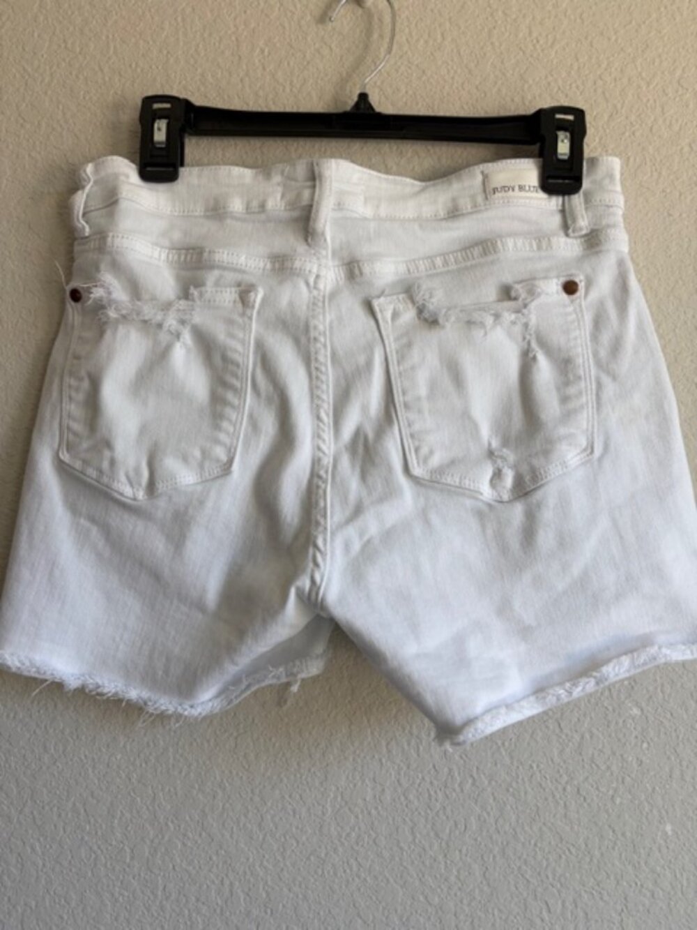 Judy Blue Jean Shorts Women Sz M White Denim Cut Off Distressed Thrashed Summer - Picture 2 of 9